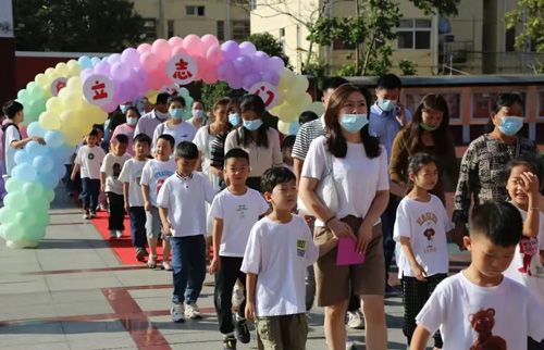 新丰高级中学“感悟挫折 拥抱阳光”团体辅导活动